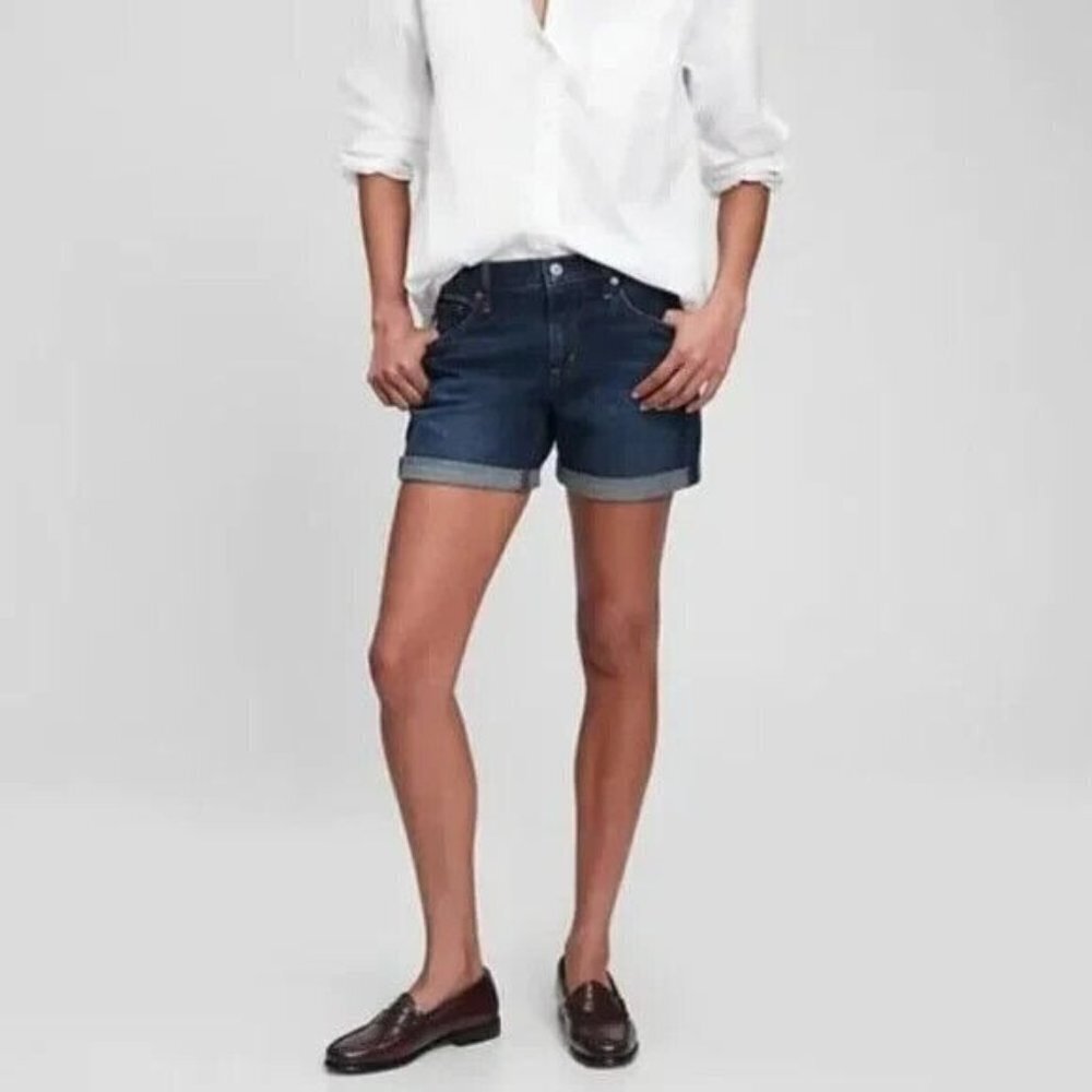GAP Women's Sexy Boyfriend Blue Denim Short Size 26 R / 2